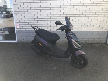 DIKKE PIAGGIO ZIP SP 45KM BROM MAT DRAGON CAMELEON BJ2007 10.000KM