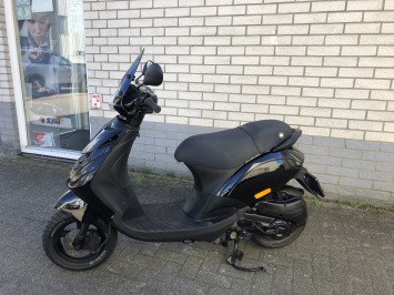  GAVE PIAGGIO ZIP SP 45 4t 80cc MAT ZWART BROM  BJ2013 13.000KM 