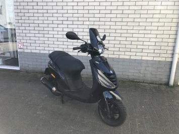  GAVE PIAGGIO ZIP SP 45 4t 80cc MAT ZWART BROM  BJ2013 13.000KM 