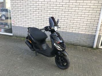 GAVE PIAGGIO ZIP SP 45KM BROM MAT BLACK BJ2021 6000KM