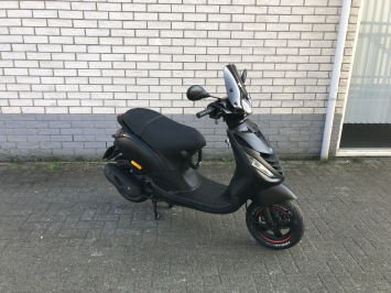 GAVE PIAGGIO ZIP SP 45KM BROM MAT BLACK BJ2020 5000KM