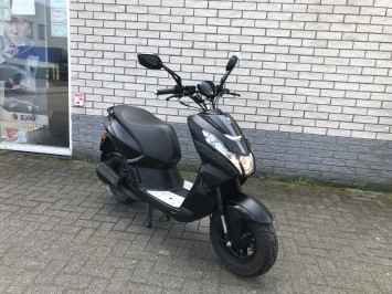GAVE PEUGEOT KISBEE STREETZONE 45KM BROM BLACK EDITION BJ2022 9000KM