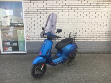 NIEUWE VESPA SPRINT S euro5  iget BLEU VIVACE SPECIAL SNOR 25KM  0KM 